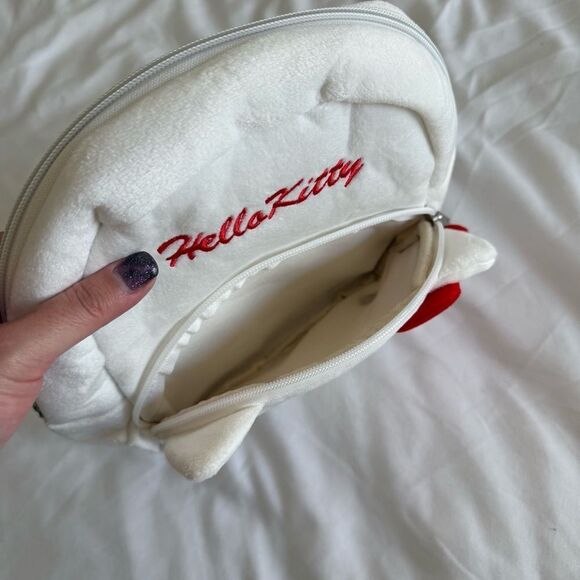 Hello Kitty Backpack - Picture 4 of 5